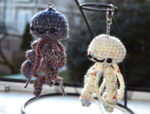 handmade_crochet_keychain_jelly_fish